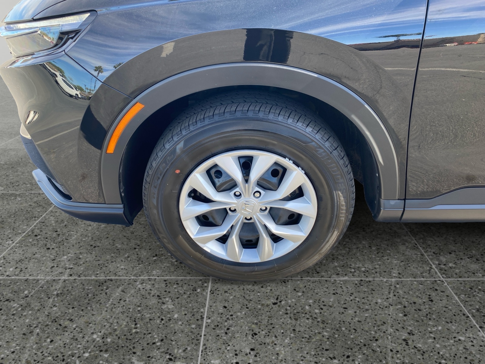 2025 Honda CR-V LX - Photo 14