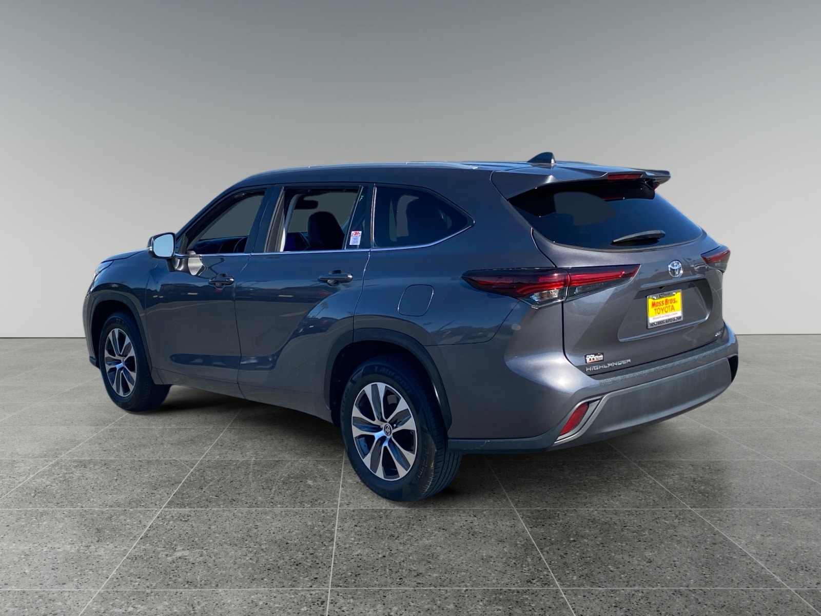 2024 Toyota Highlander XLE photo 3