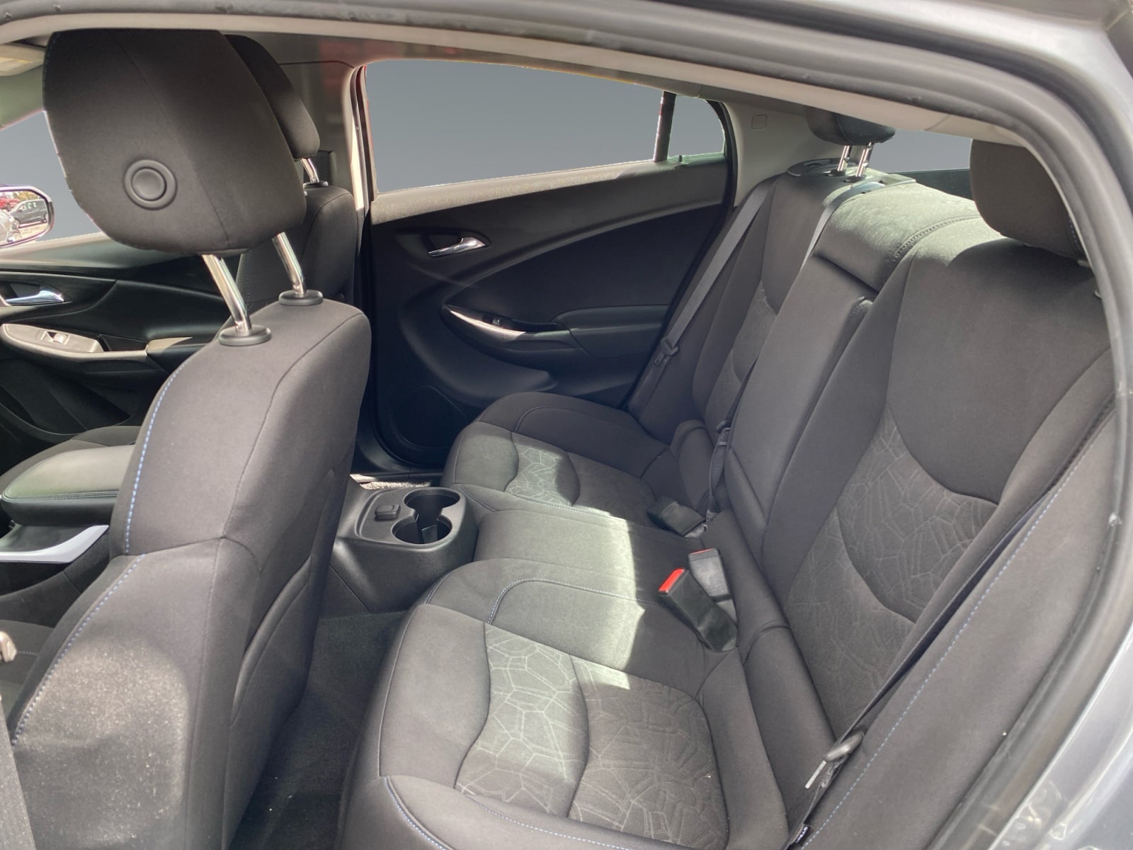 2018 Chevrolet Volt LT - Photo 13