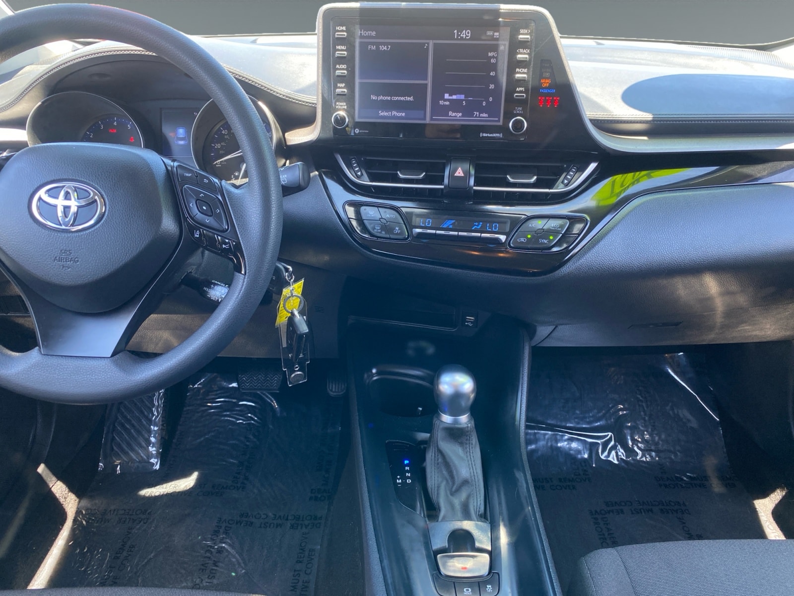 2021 Toyota C-HR LE - Photo 11