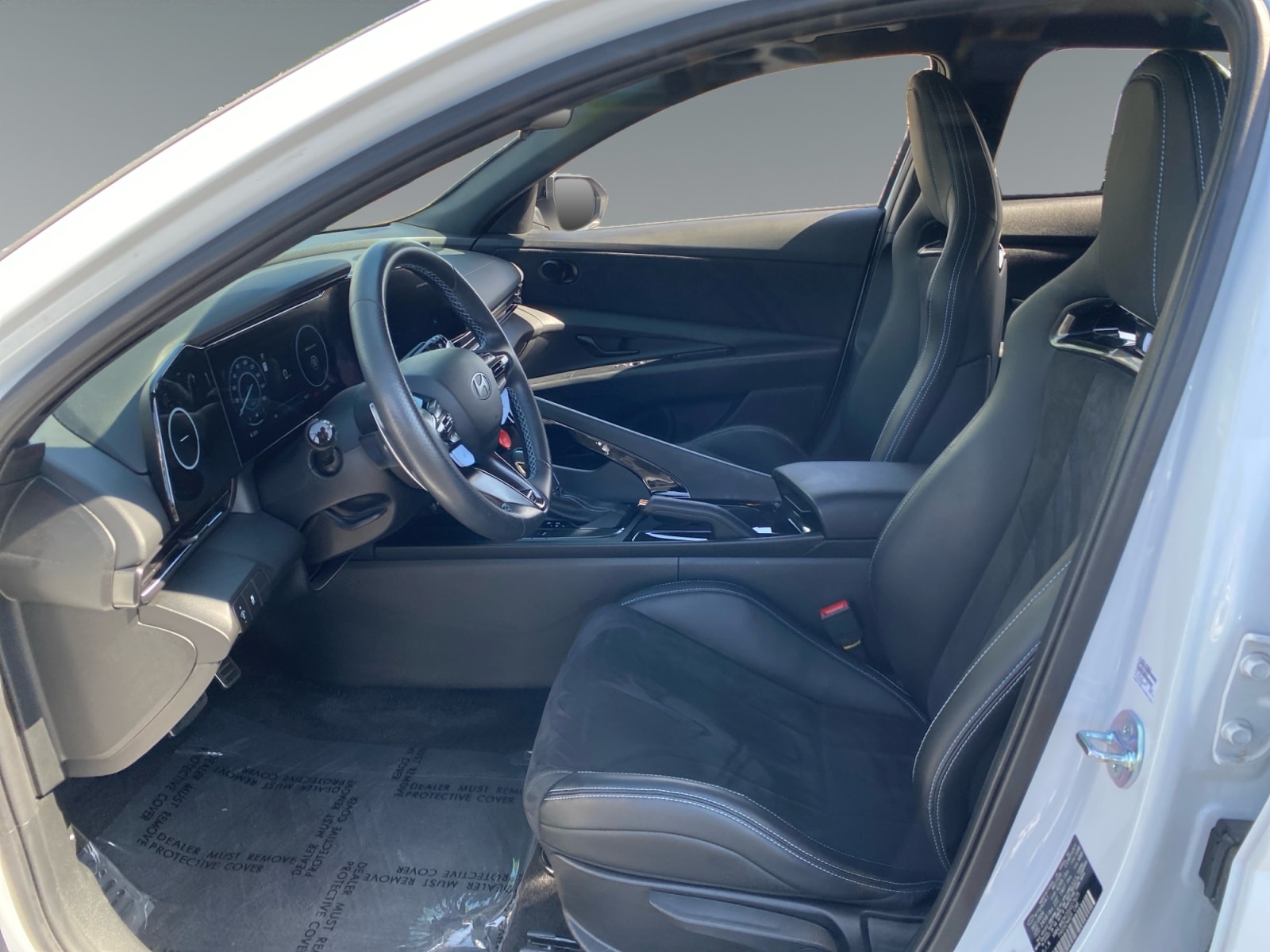 2025 Hyundai Elantra N - Photo 9