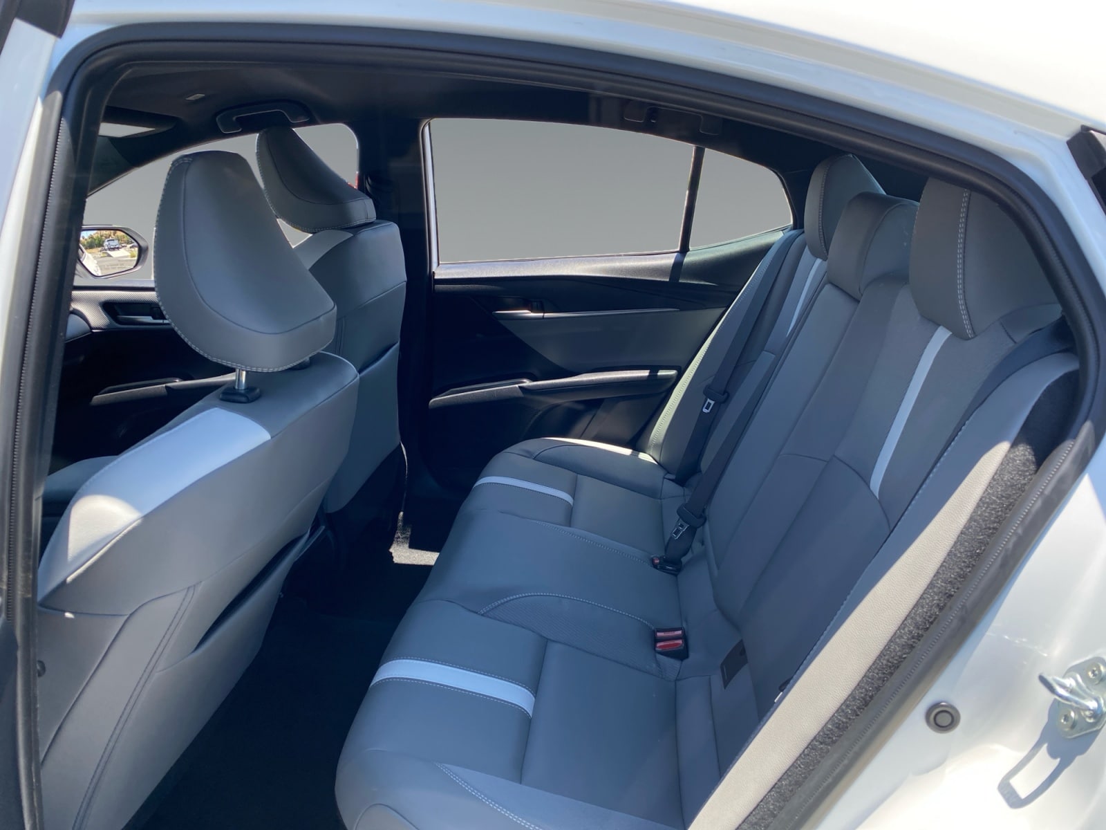 2026 Toyota Camry SE - Photo 13