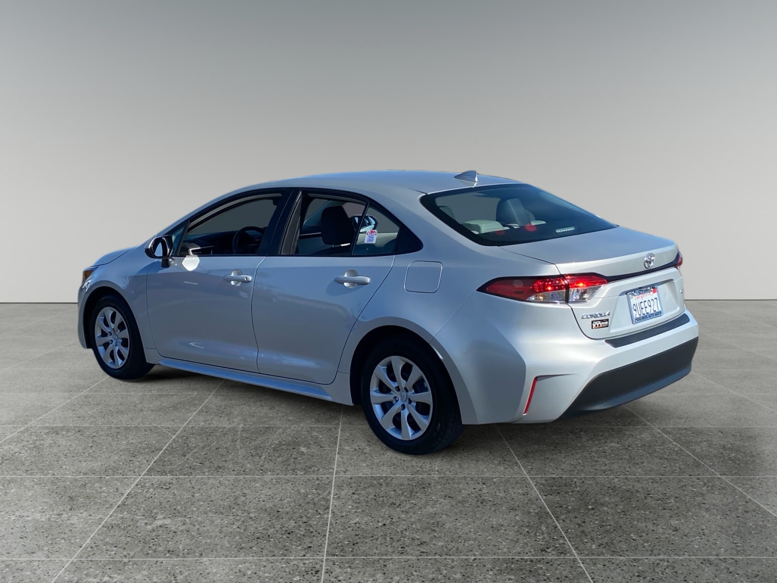 2025 Toyota Corolla LE photo 3