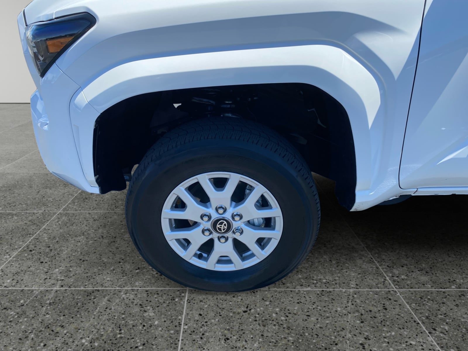 2024 Toyota Tacoma SR5 - Photo 14