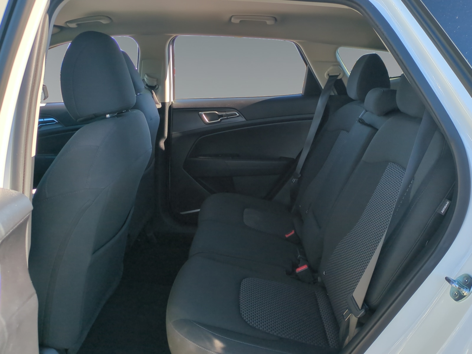 2024 Kia Sportage LX - Photo 13