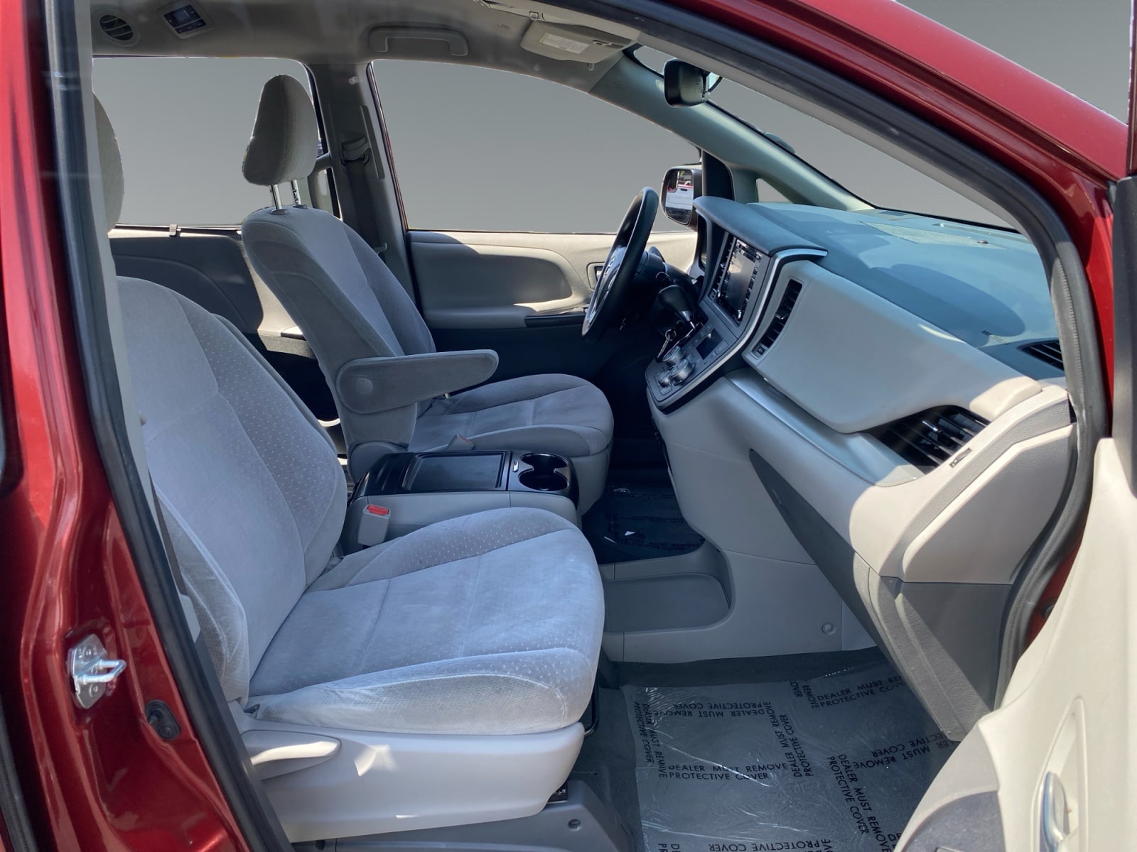 2020 Toyota Sienna LE - Photo 15