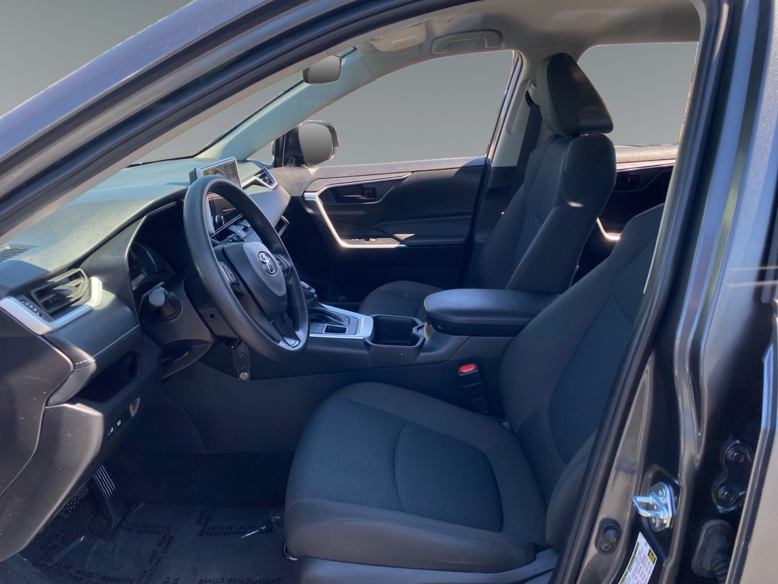 2025 Toyota RAV4 LE - Photo 9