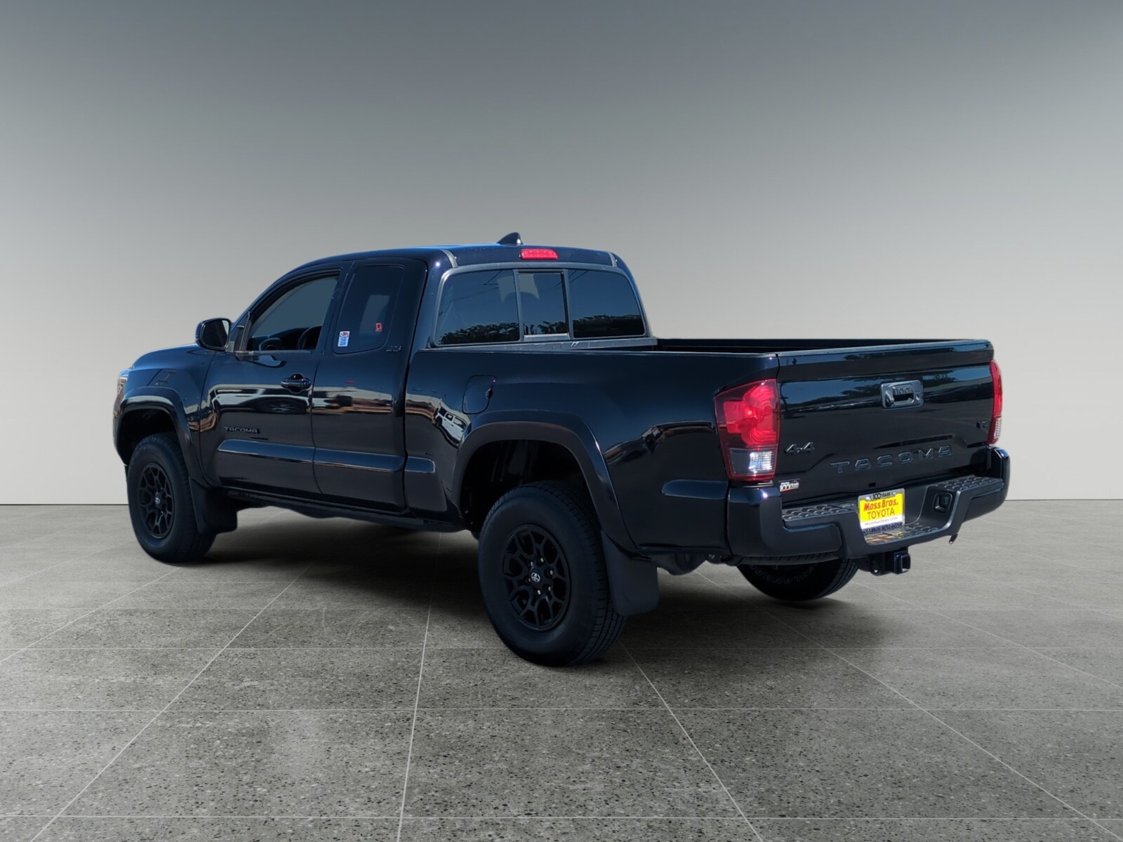 2022 Toyota Tacoma 4x4 SR5 V6 photo 3