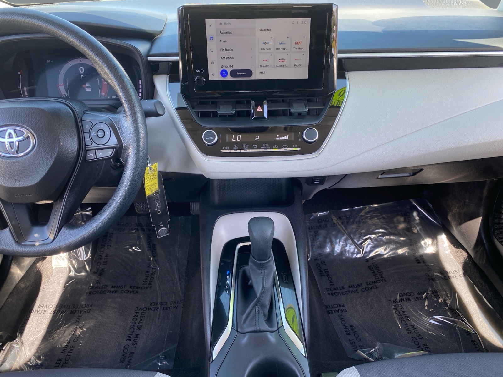 2026 Toyota Corolla LE - Photo 9