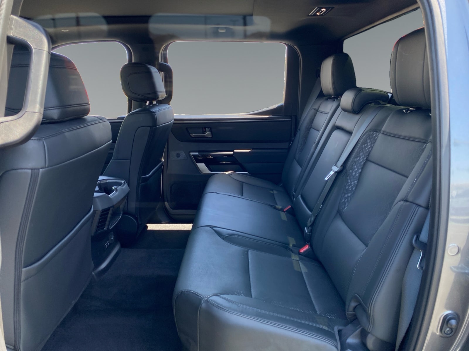 2025 Toyota Tundra Limited - Photo 13