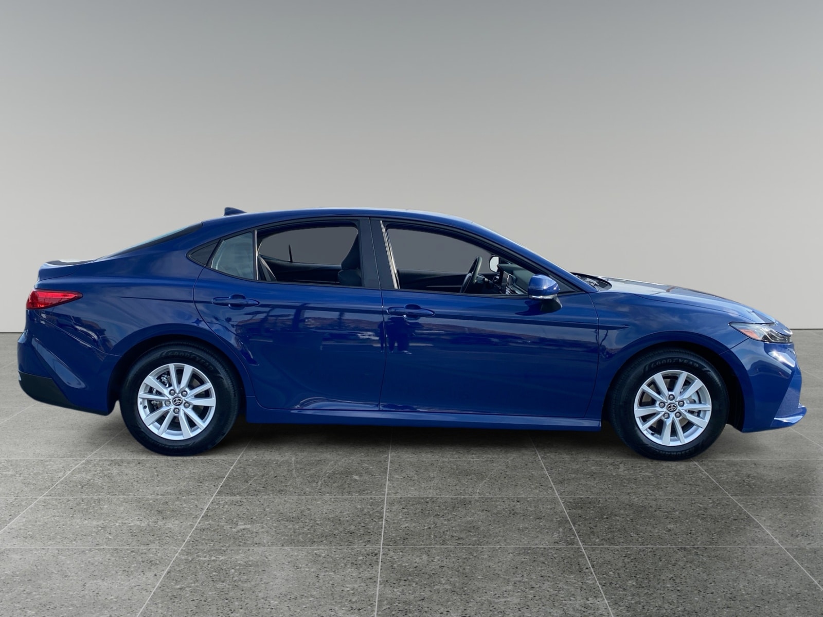 2025 Toyota Camry LE photo 6