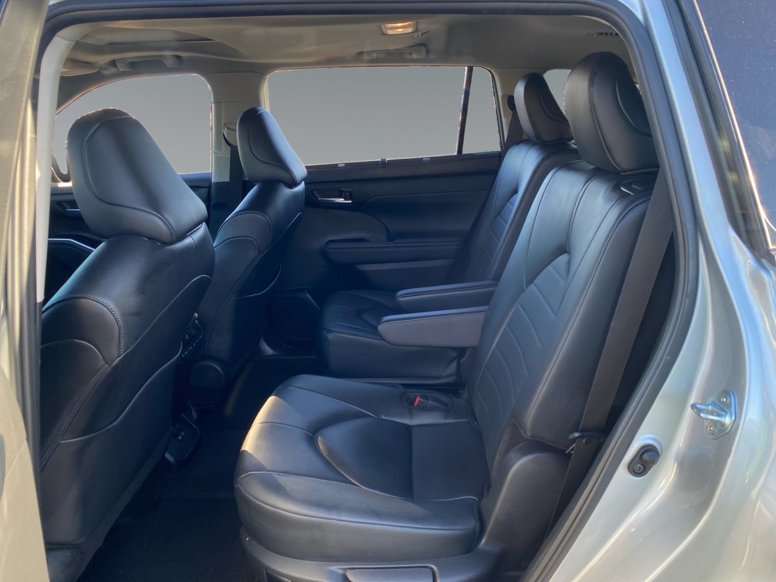 2024 Toyota Highlander XLE - Photo 13