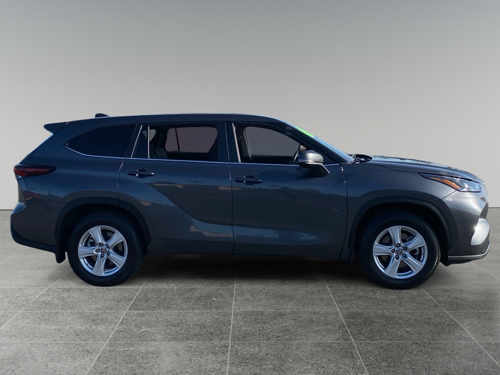 2024 Toyota Highlander LE photo 6