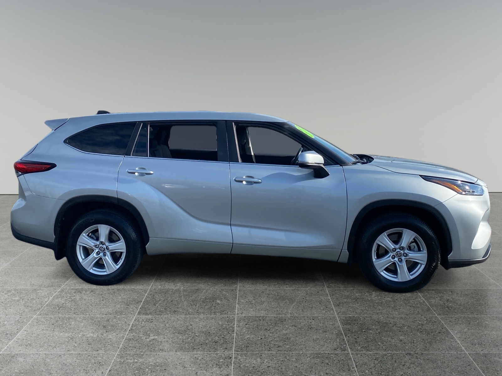 2023 Toyota Highlander LE - Photo 6