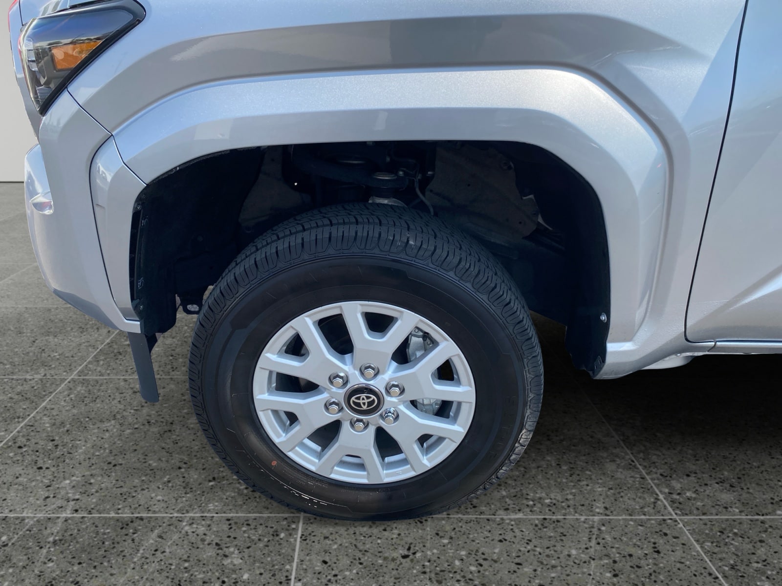 2024 Toyota Tacoma SR5 - Photo 14