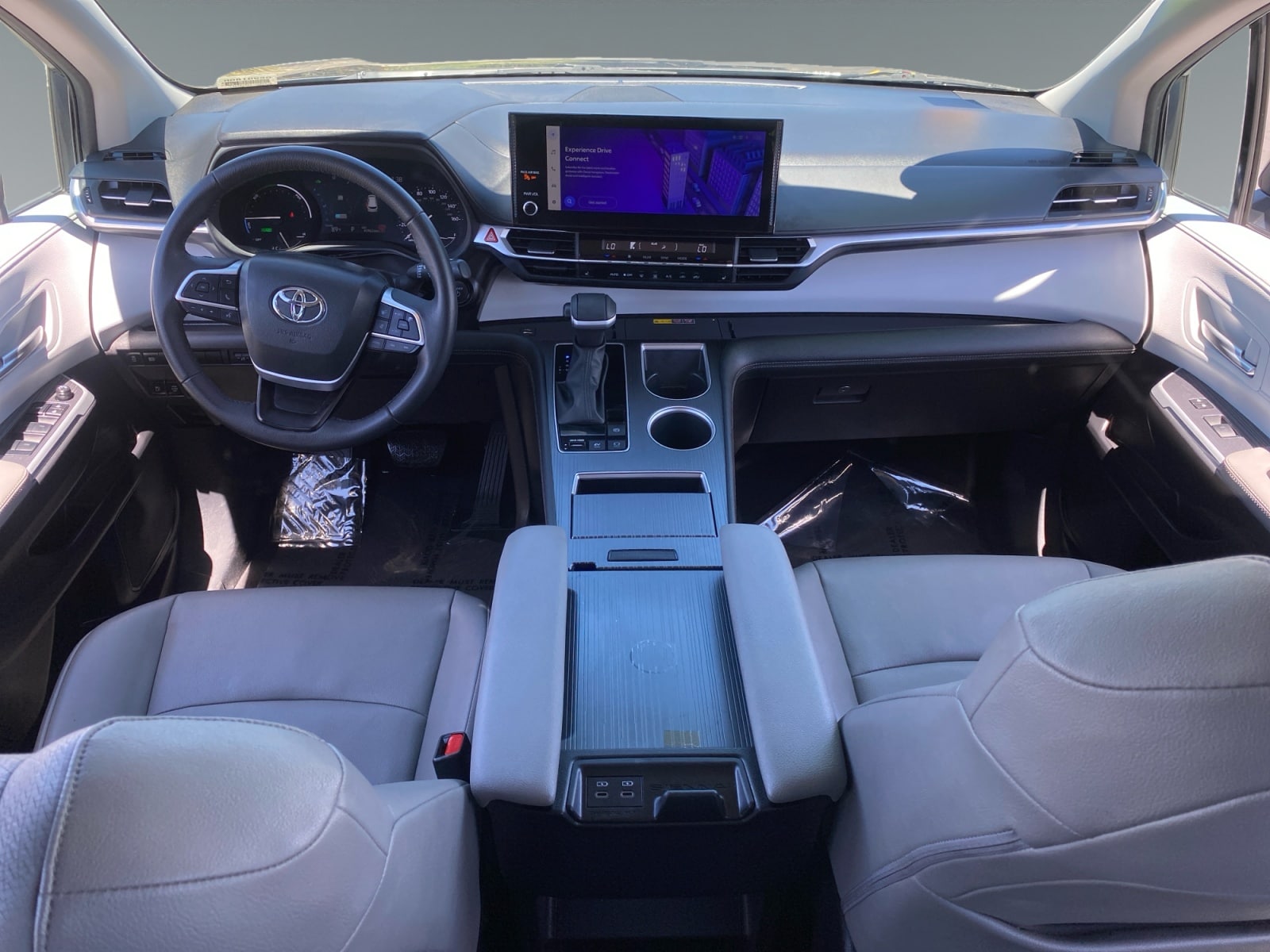 2025 Toyota Sienna XLE - Photo 10