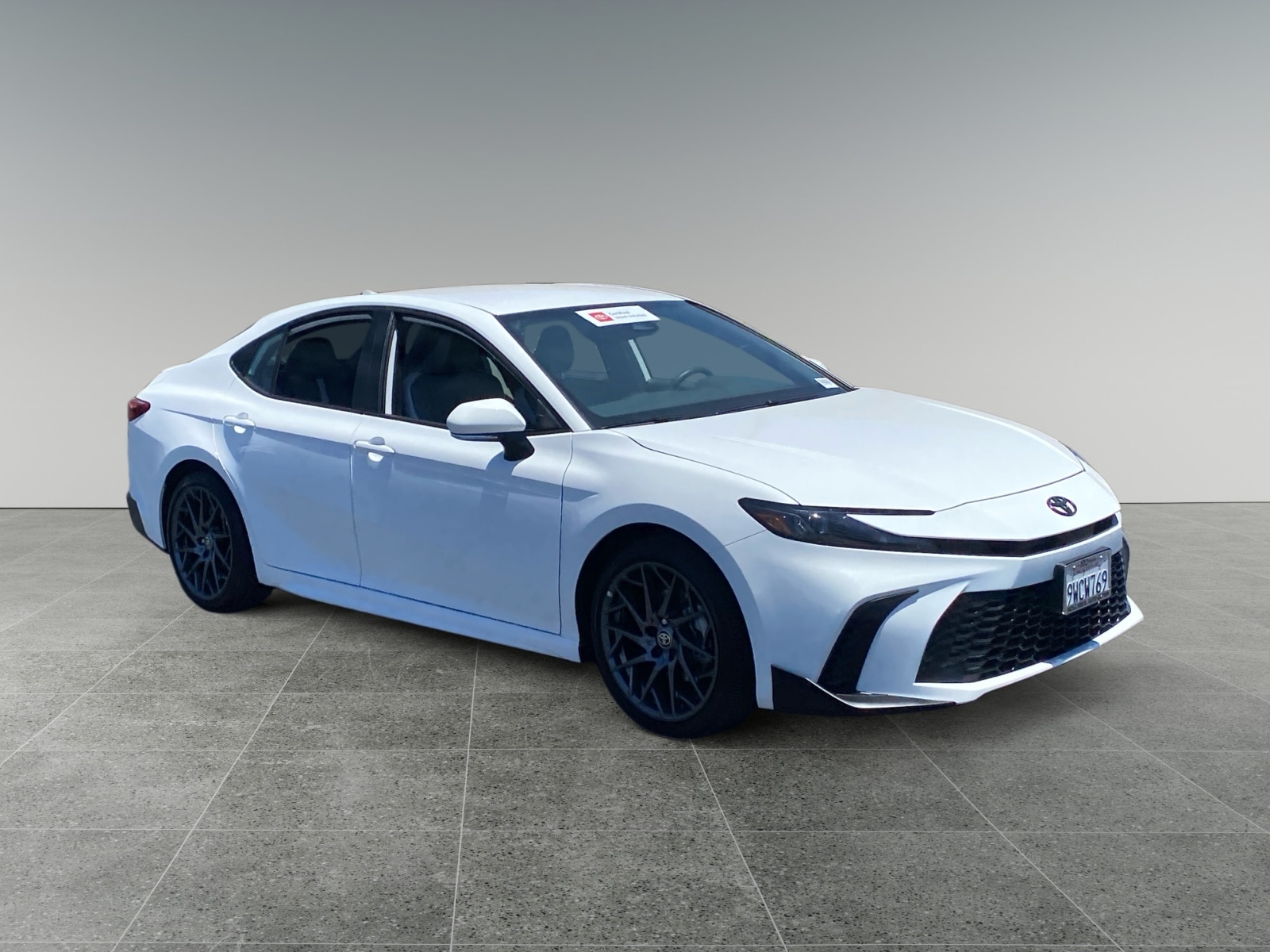 2026 Toyota Camry SE - Photo 7