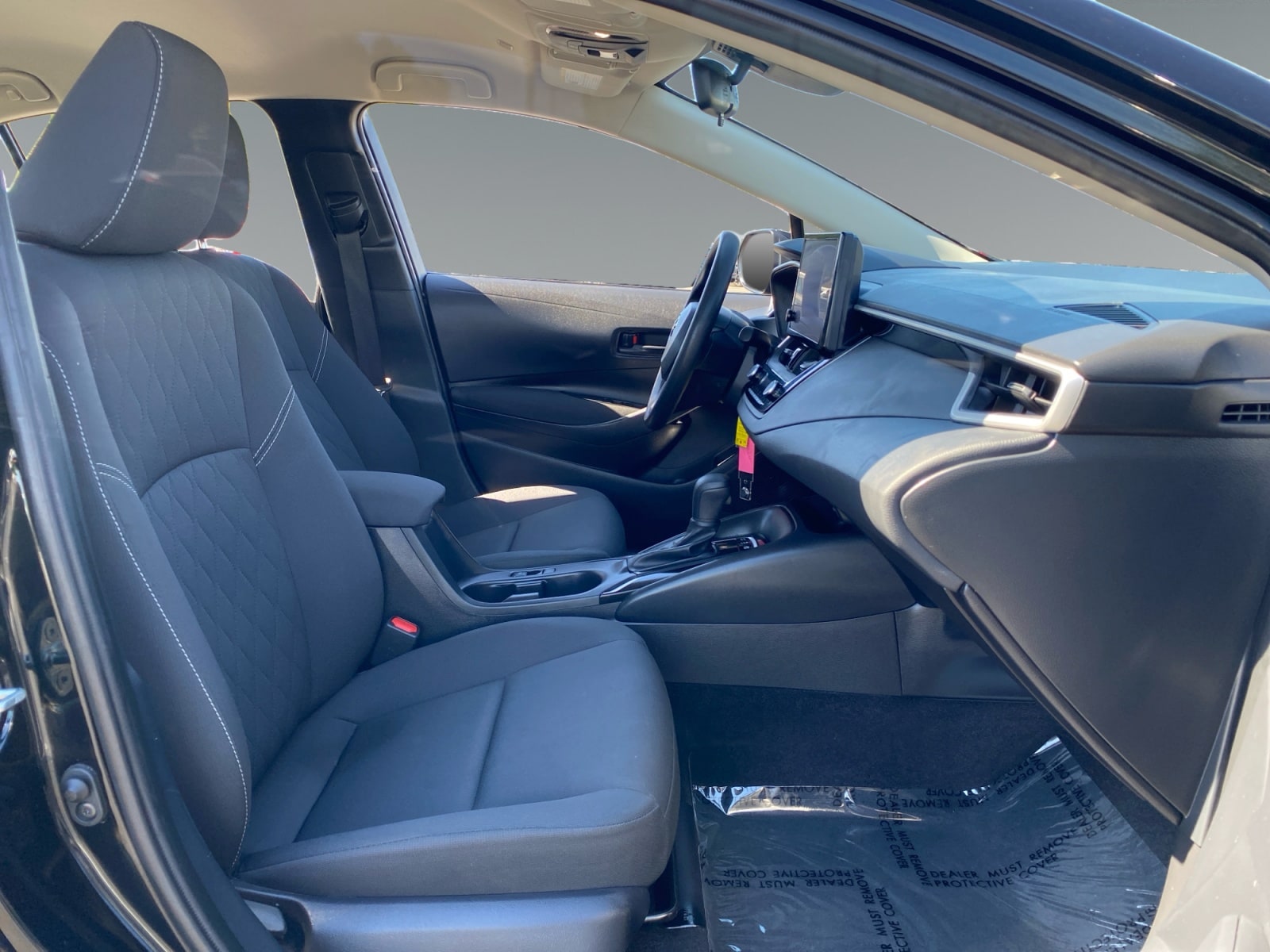 2026 Toyota Corolla LE - Photo 15