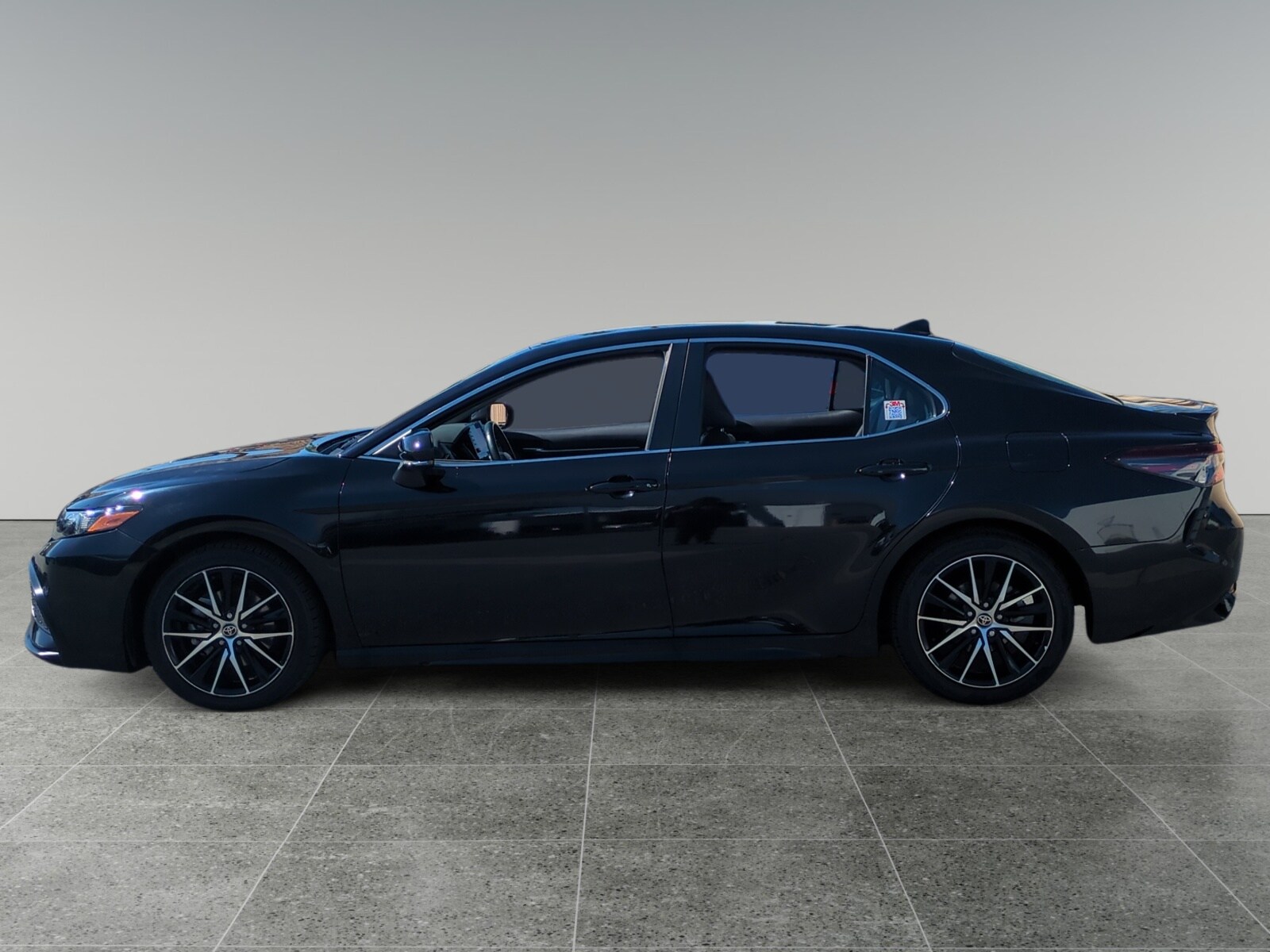 2023 Toyota Camry SE photo 2