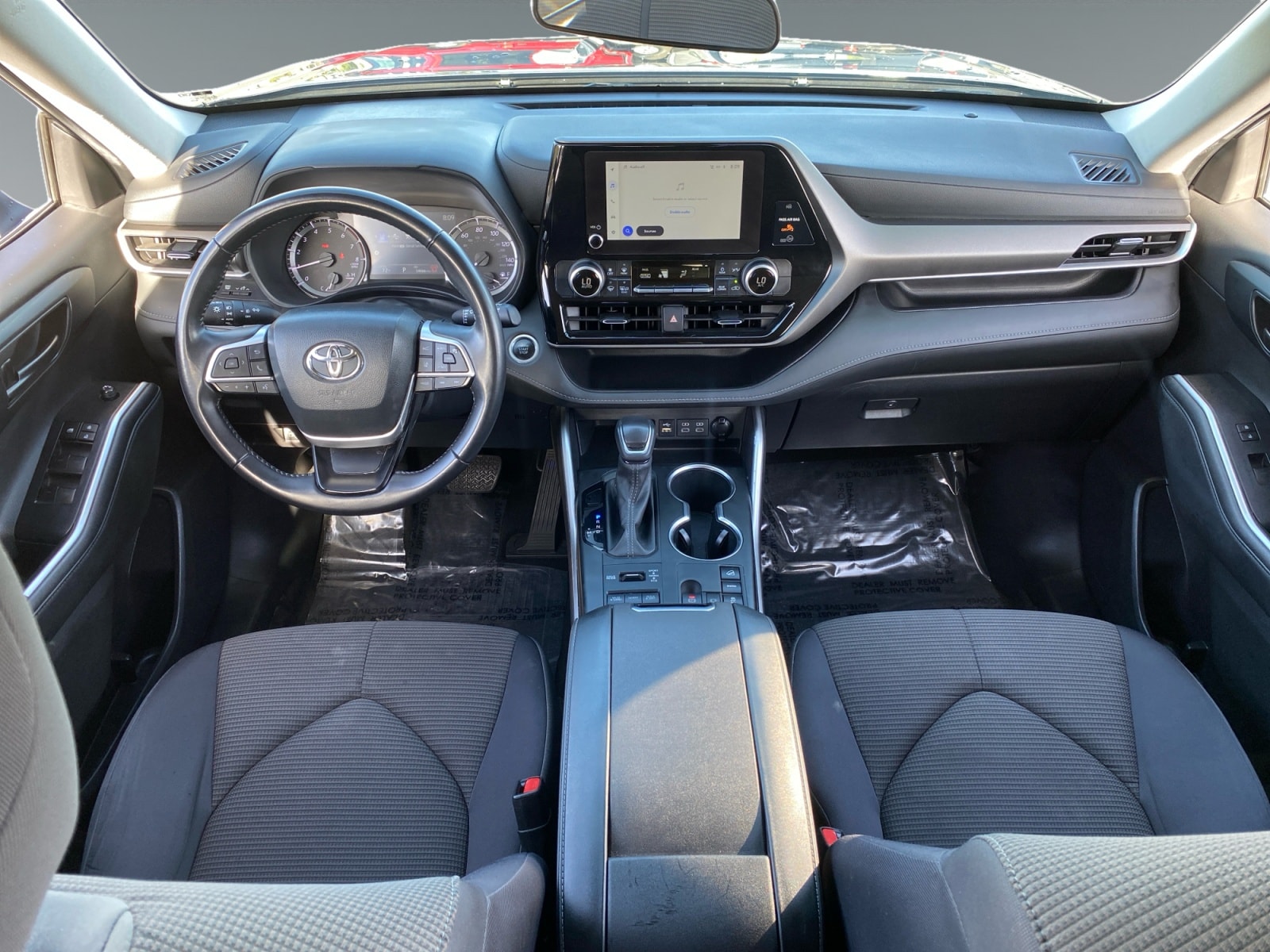2024 Toyota Highlander LE - Photo 10