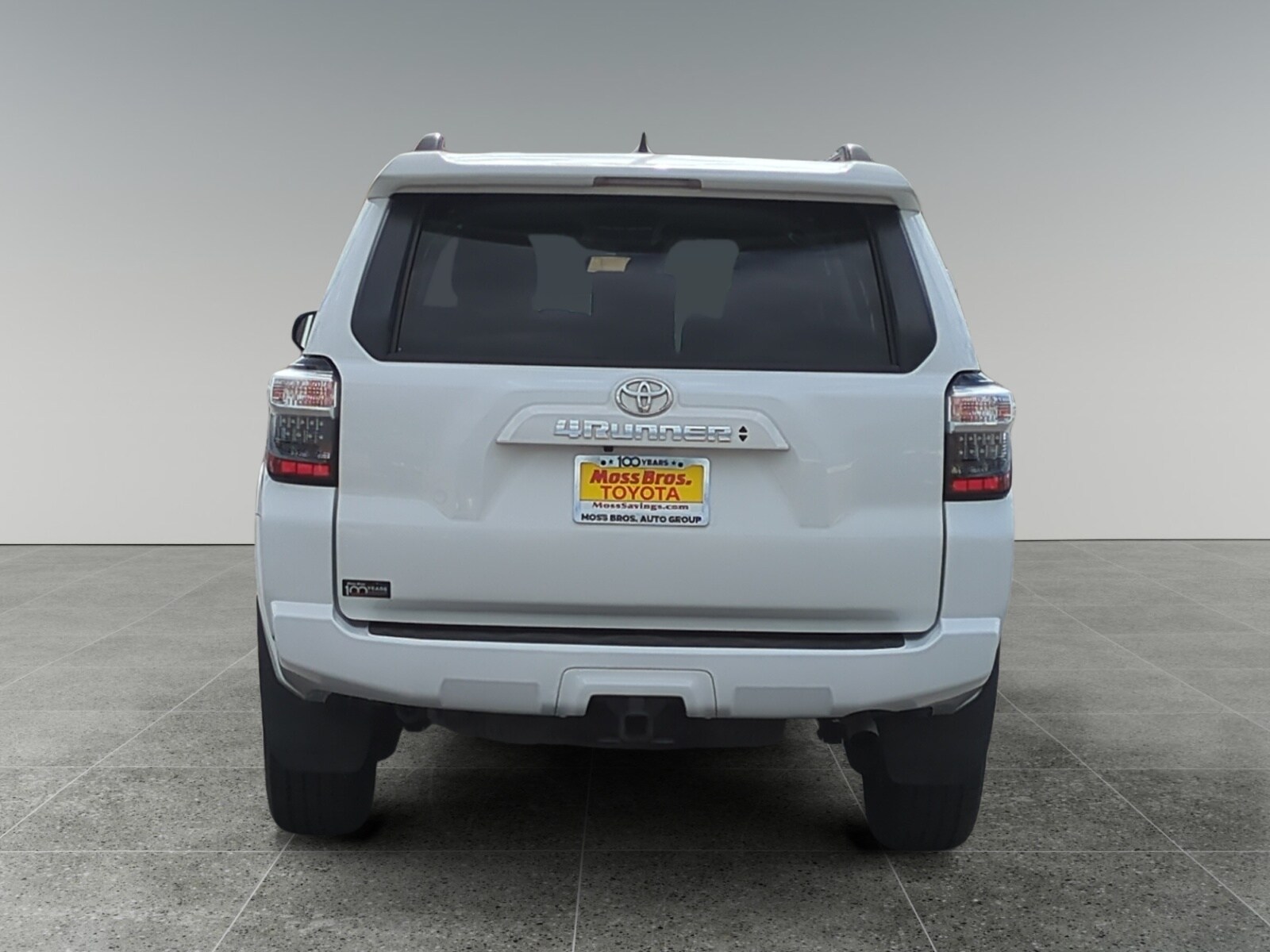 2022 Toyota 4Runner SR5 photo 4