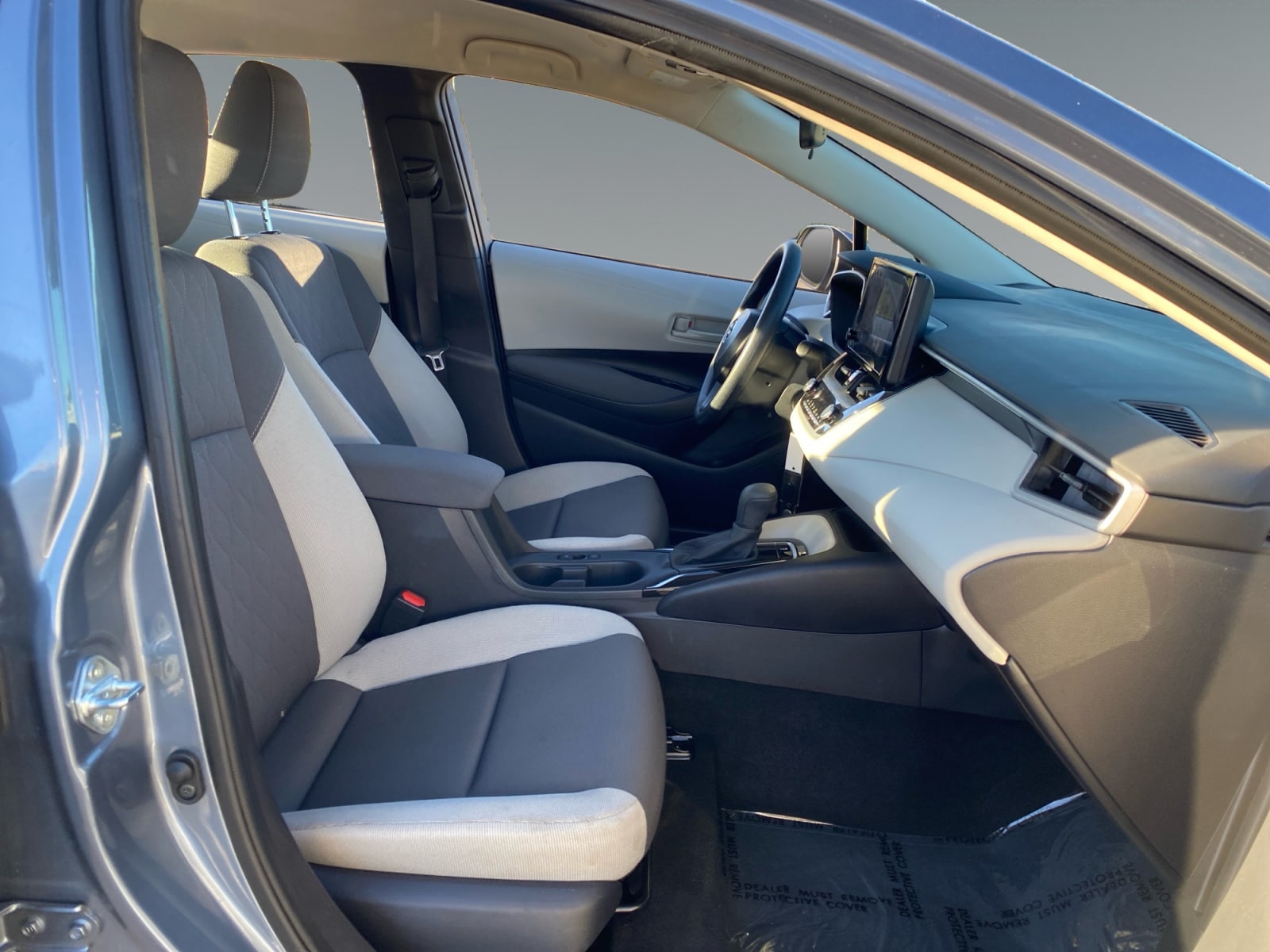 2026 Toyota Corolla LE - Photo 15