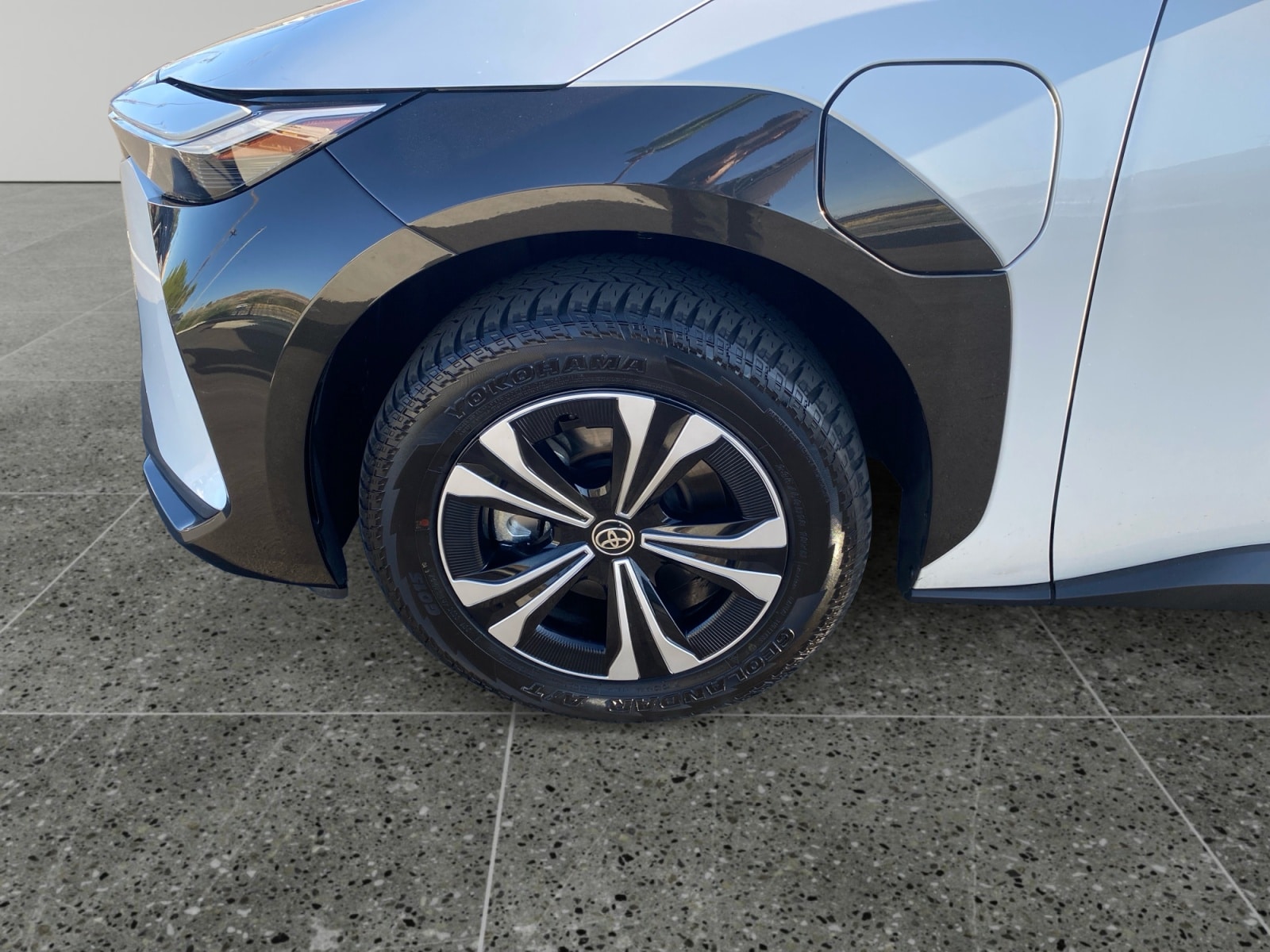 2023 Toyota bZ4X XLE - Photo 14