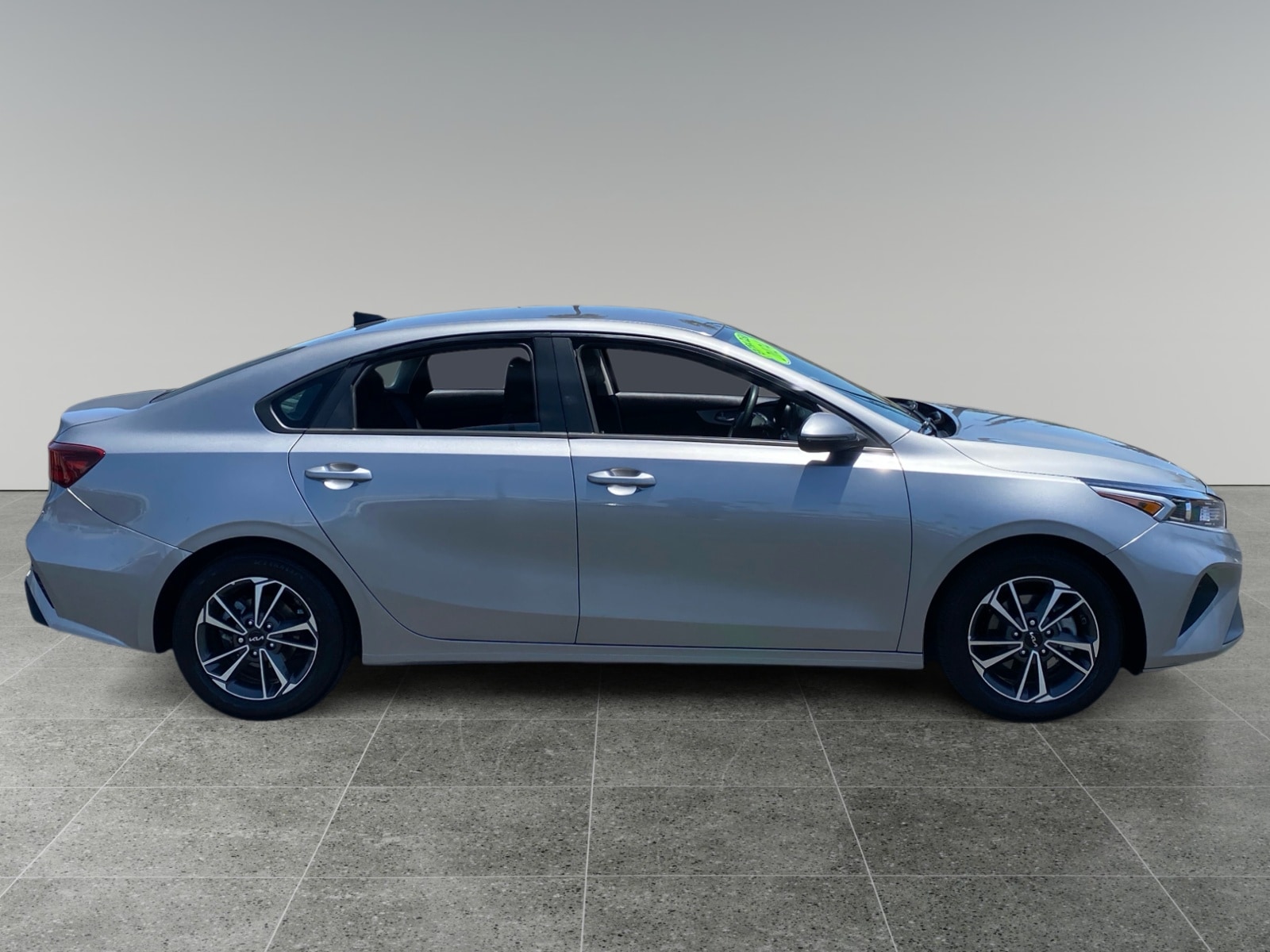 2024 Kia Forte LXS - Photo 6