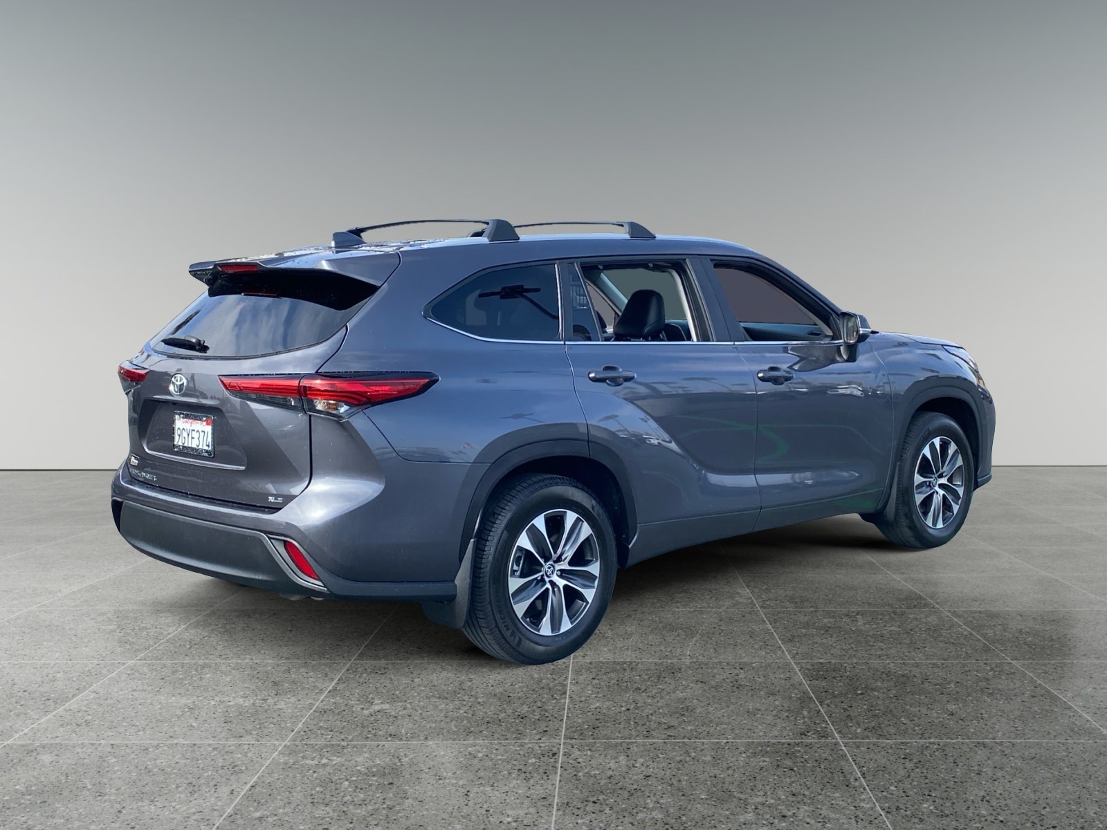 2023 Toyota Highlander XLE photo 5