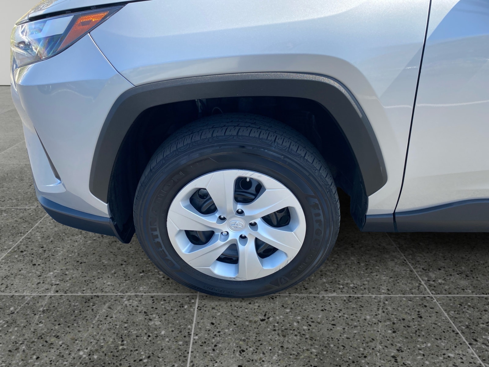 2025 Toyota RAV4 LE - Photo 14
