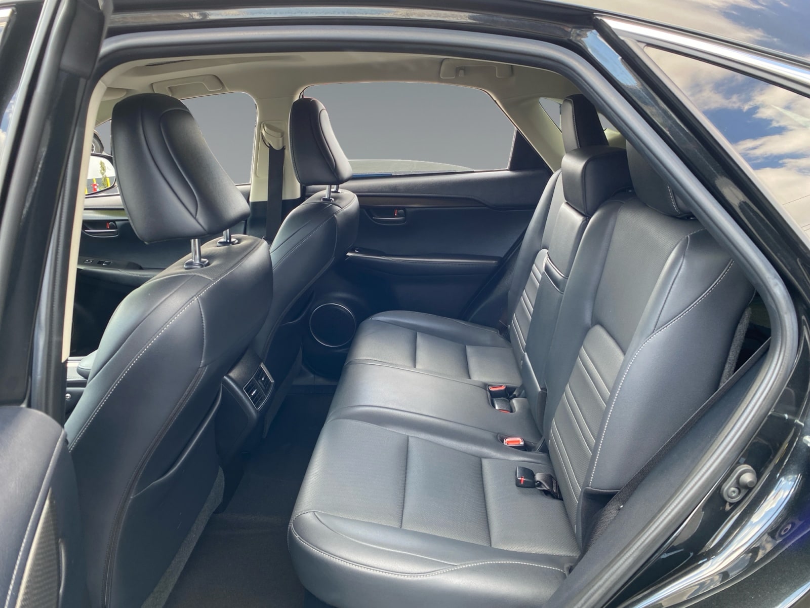 2020 Lexus NX 300 - Photo 13