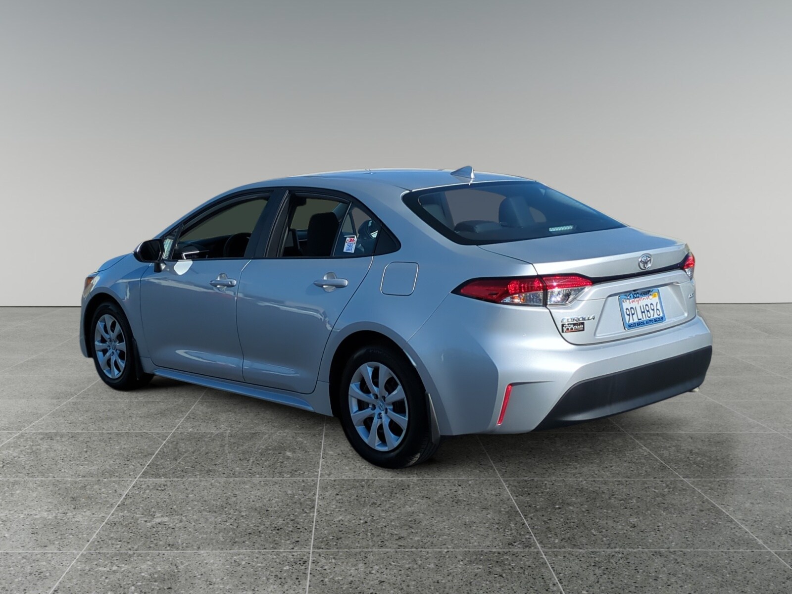 2025 Toyota Corolla LE photo 3