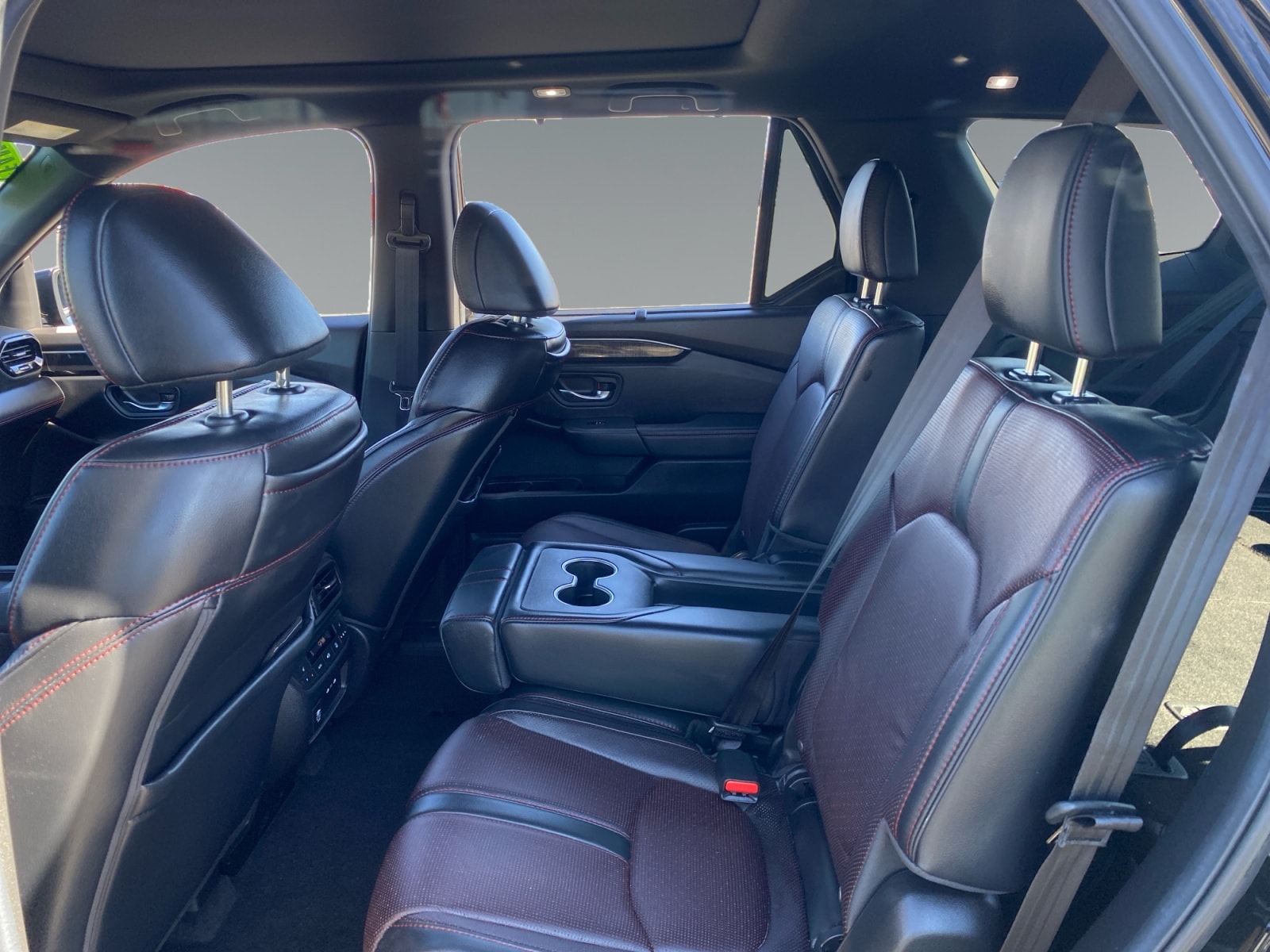 2025 Honda Pilot Black Edition - Photo 13
