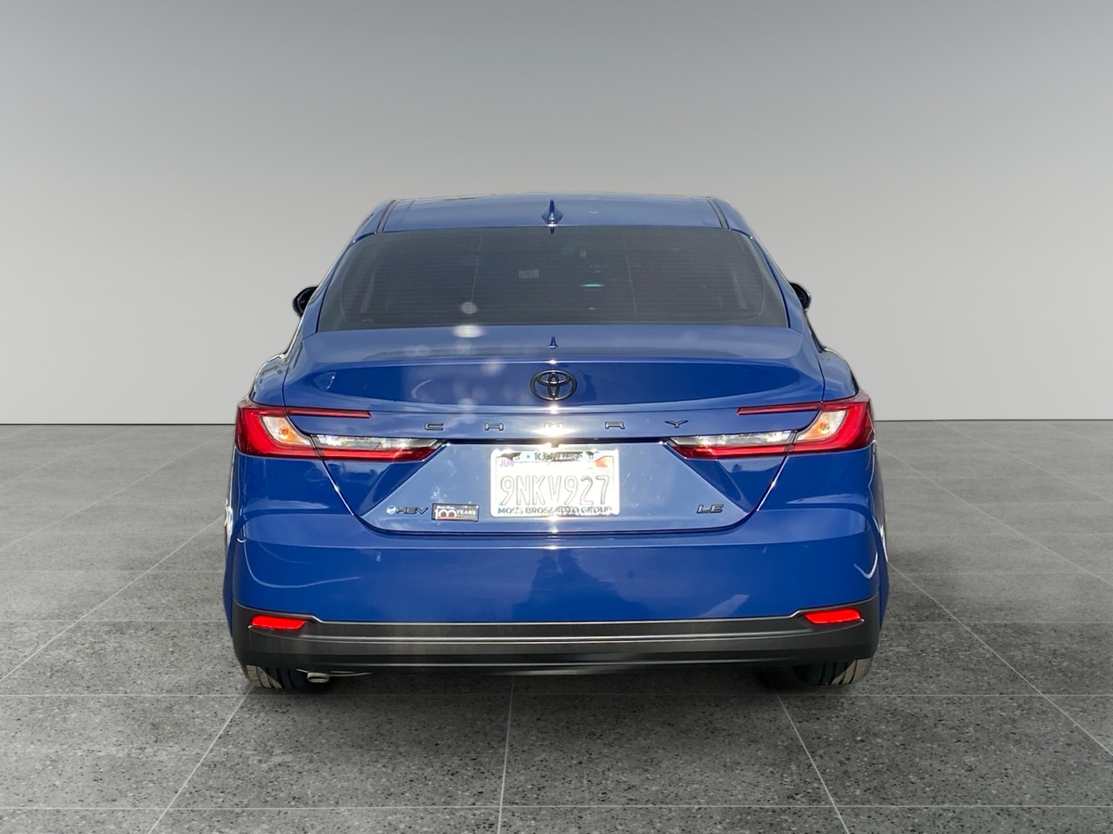 View vehicle photo 4