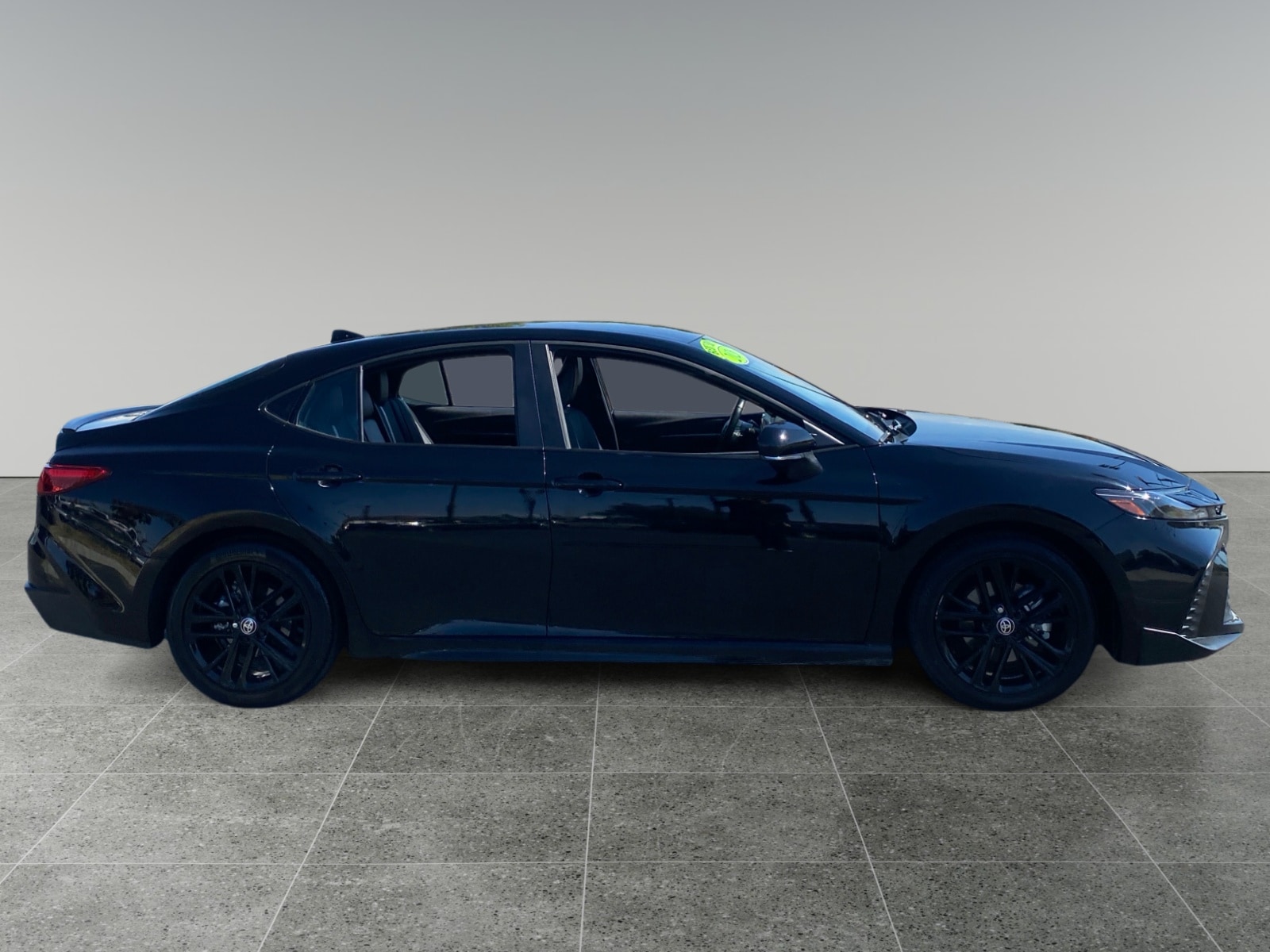 2026 Toyota Camry SE - Photo 6