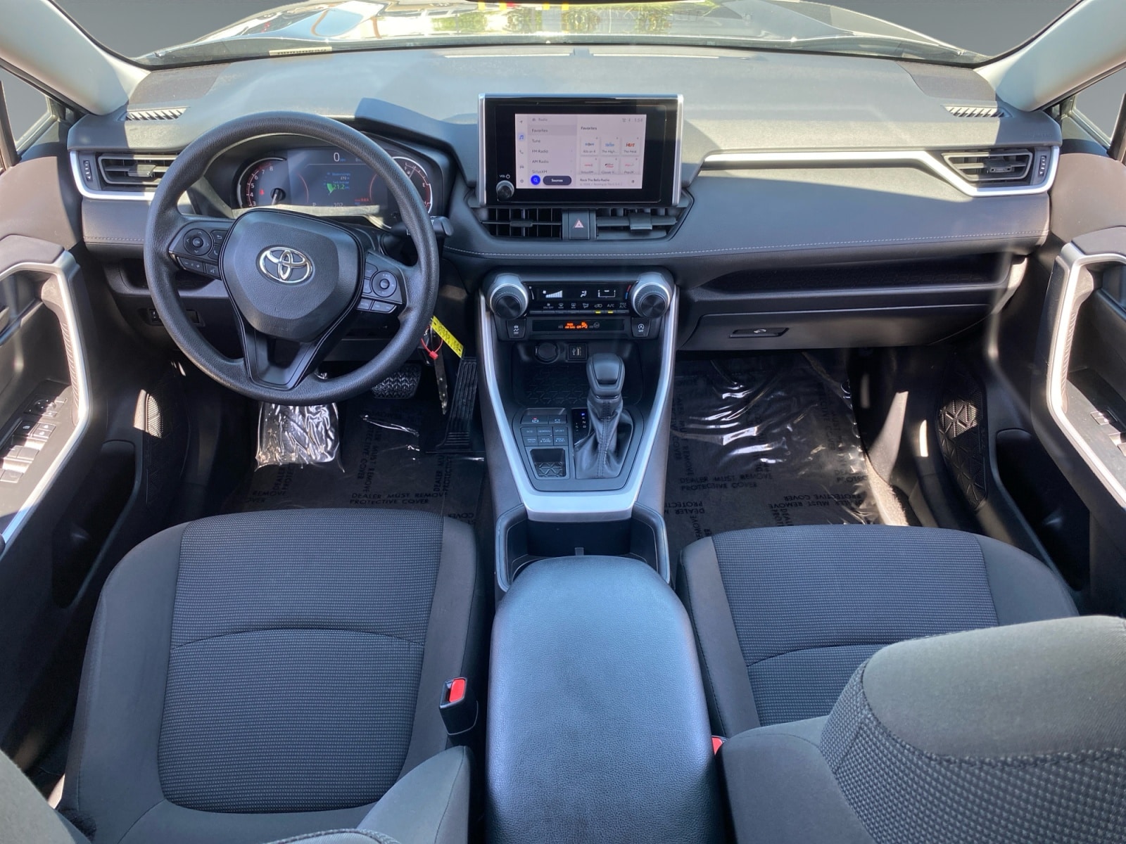 2025 Toyota RAV4 LE - Photo 10
