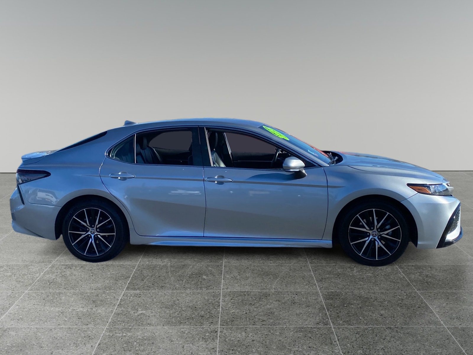 2023 Toyota Camry SE photo 6