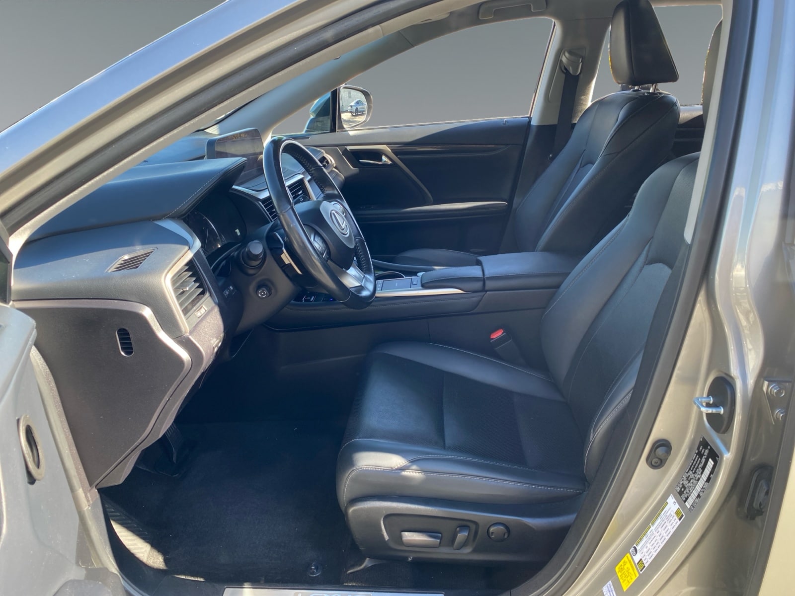 2022 Lexus RX 350 - Photo 9