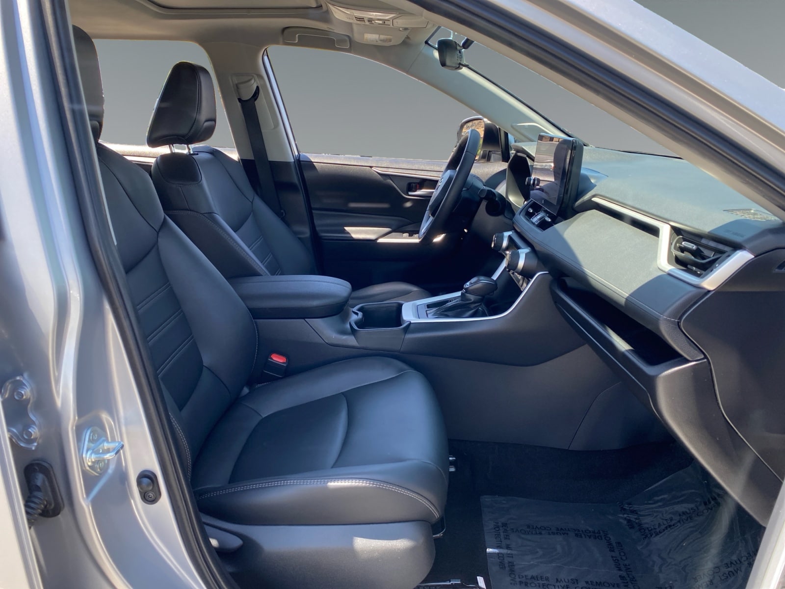 2024 Toyota RAV4 XLE Premium - Photo 15