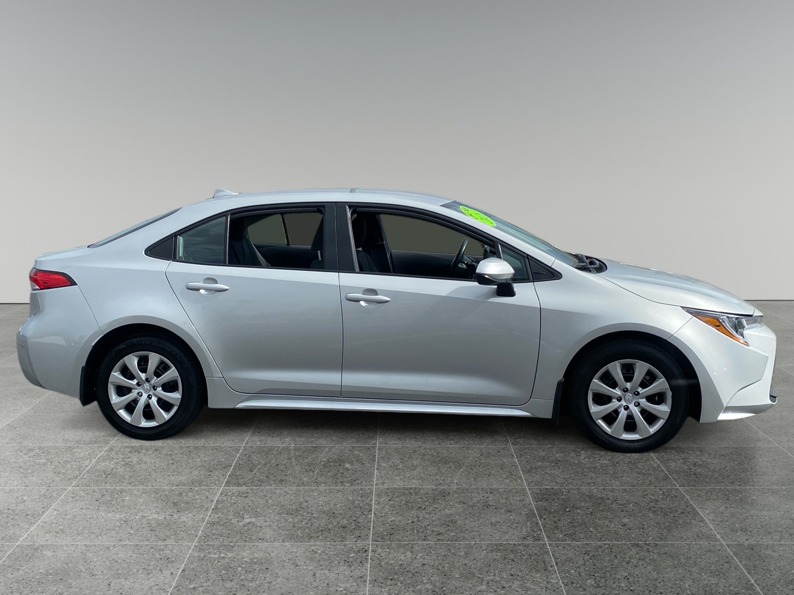2026 Toyota Corolla LE - Photo 6