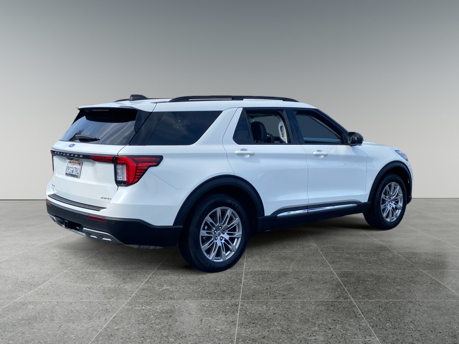 2025 Ford Explorer Active photo 5