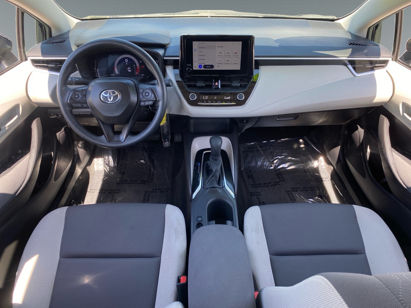 2026 Toyota Corolla LE - Photo 8