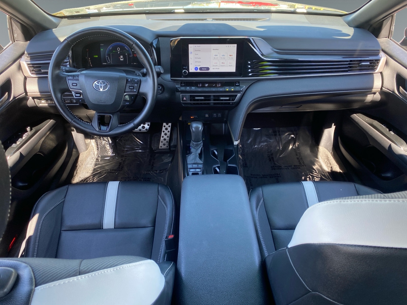 2026 Toyota Camry SE - Photo 10