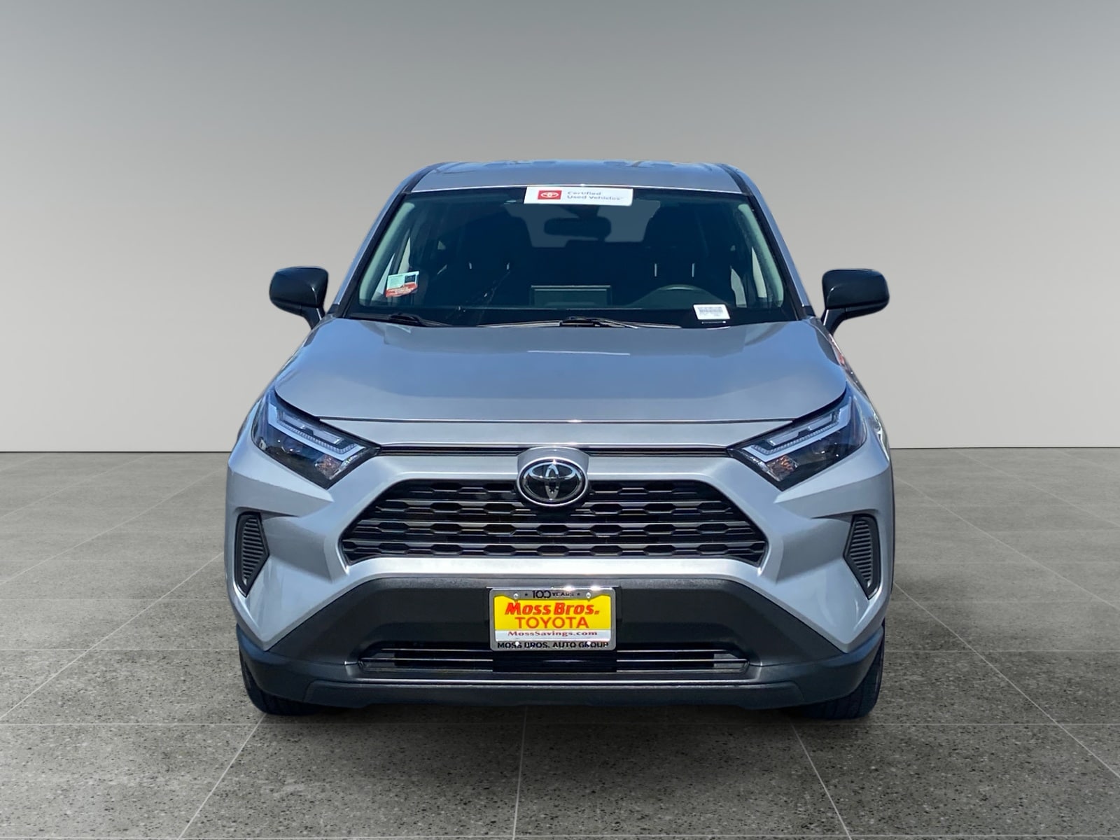 2025 Toyota RAV4 LE - Photo 8