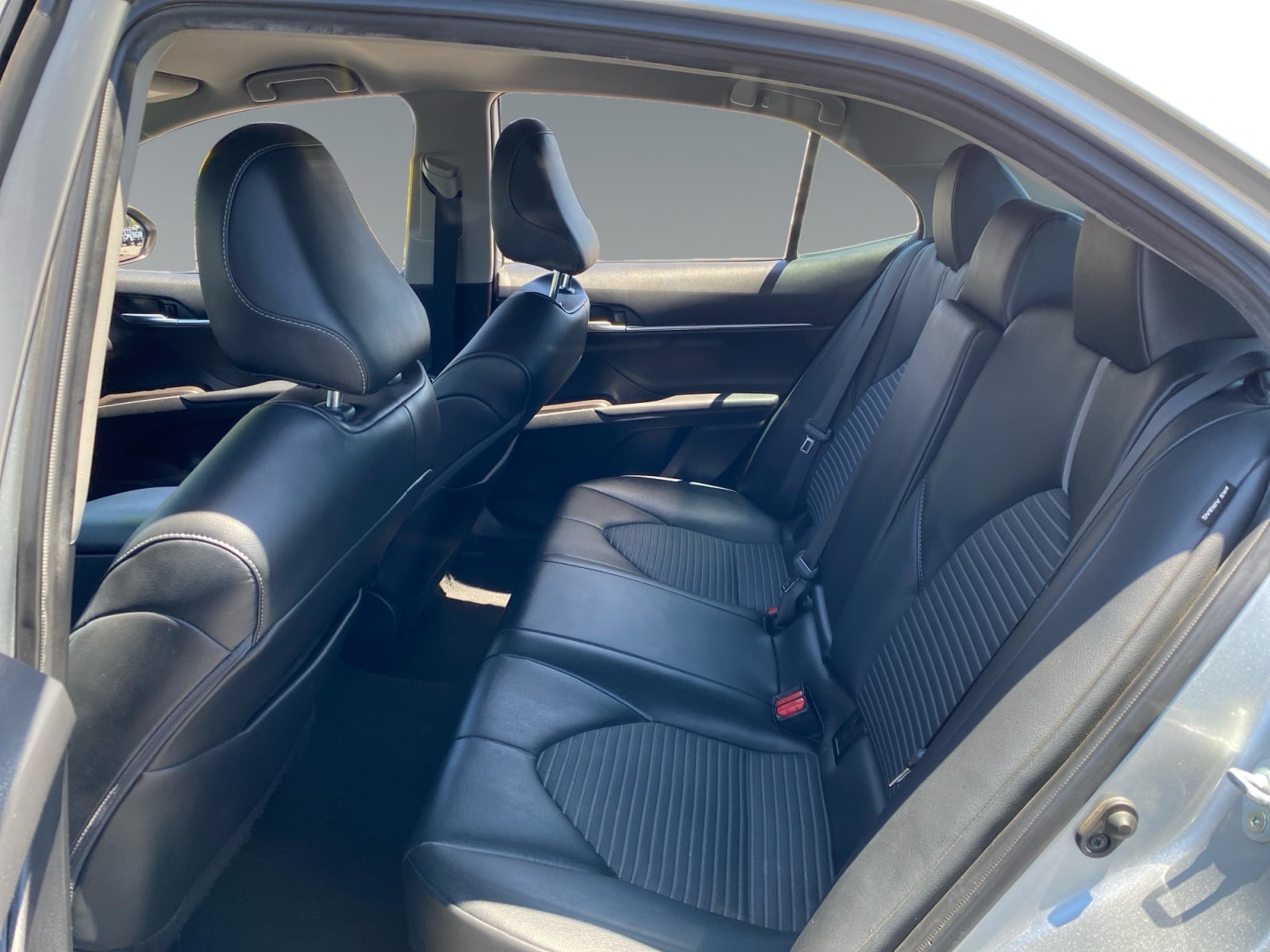 2023 Toyota Camry SE - Photo 13