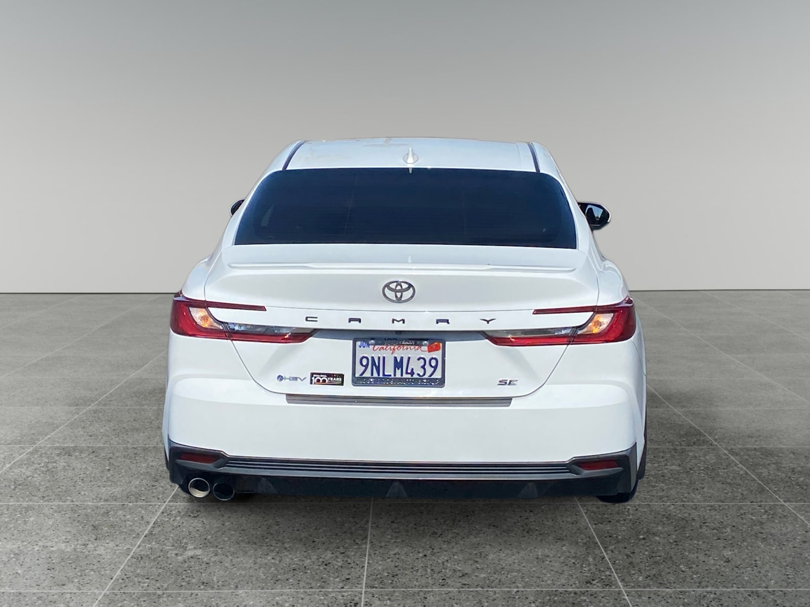 2025 Toyota Camry SE photo 4