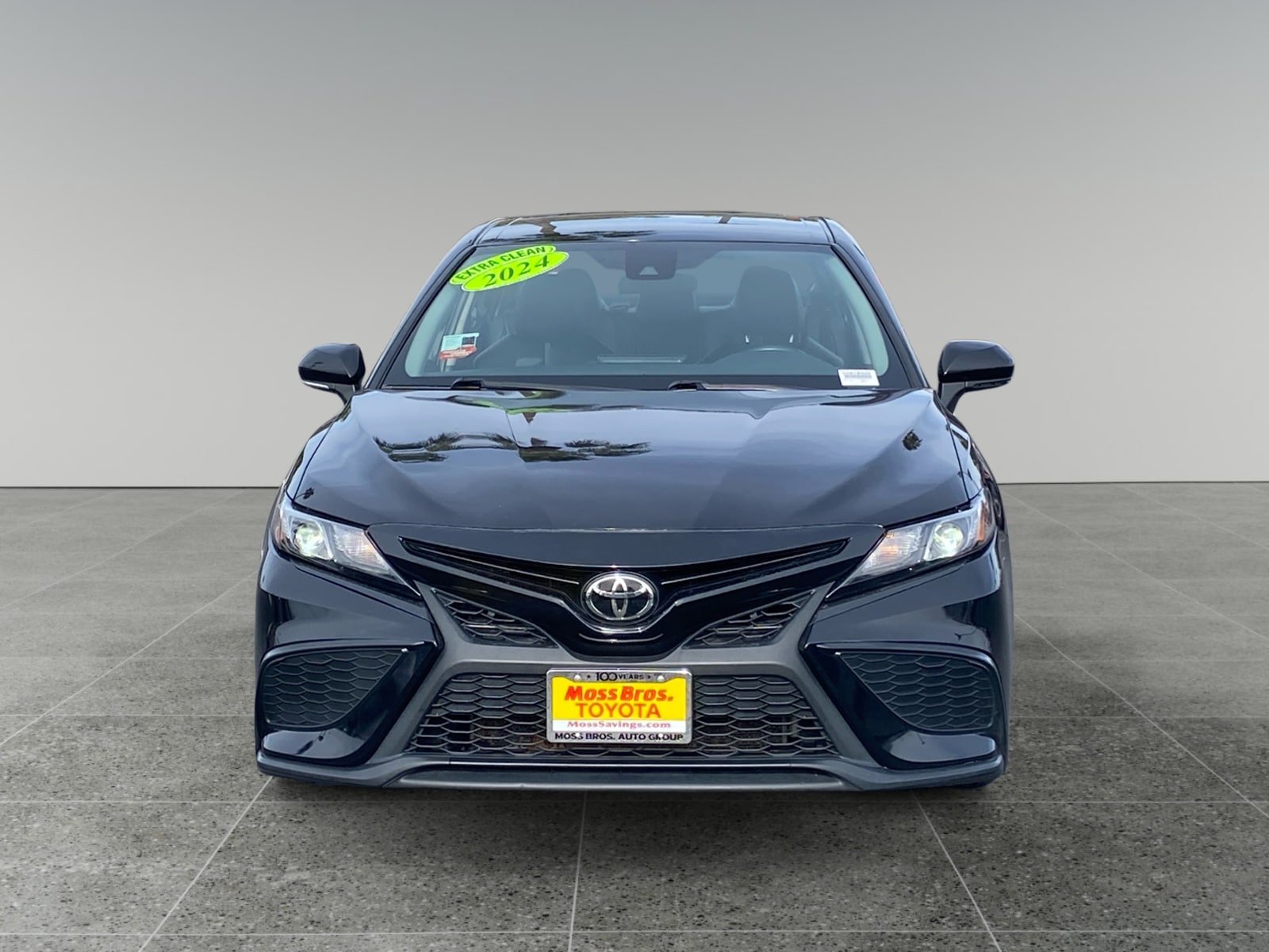 2024 Toyota Camry SE - Photo 8