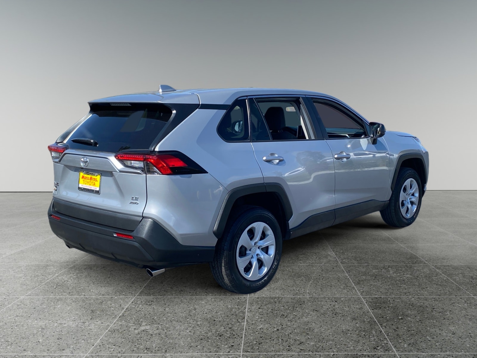 2025 Toyota RAV4 LE - Photo 5