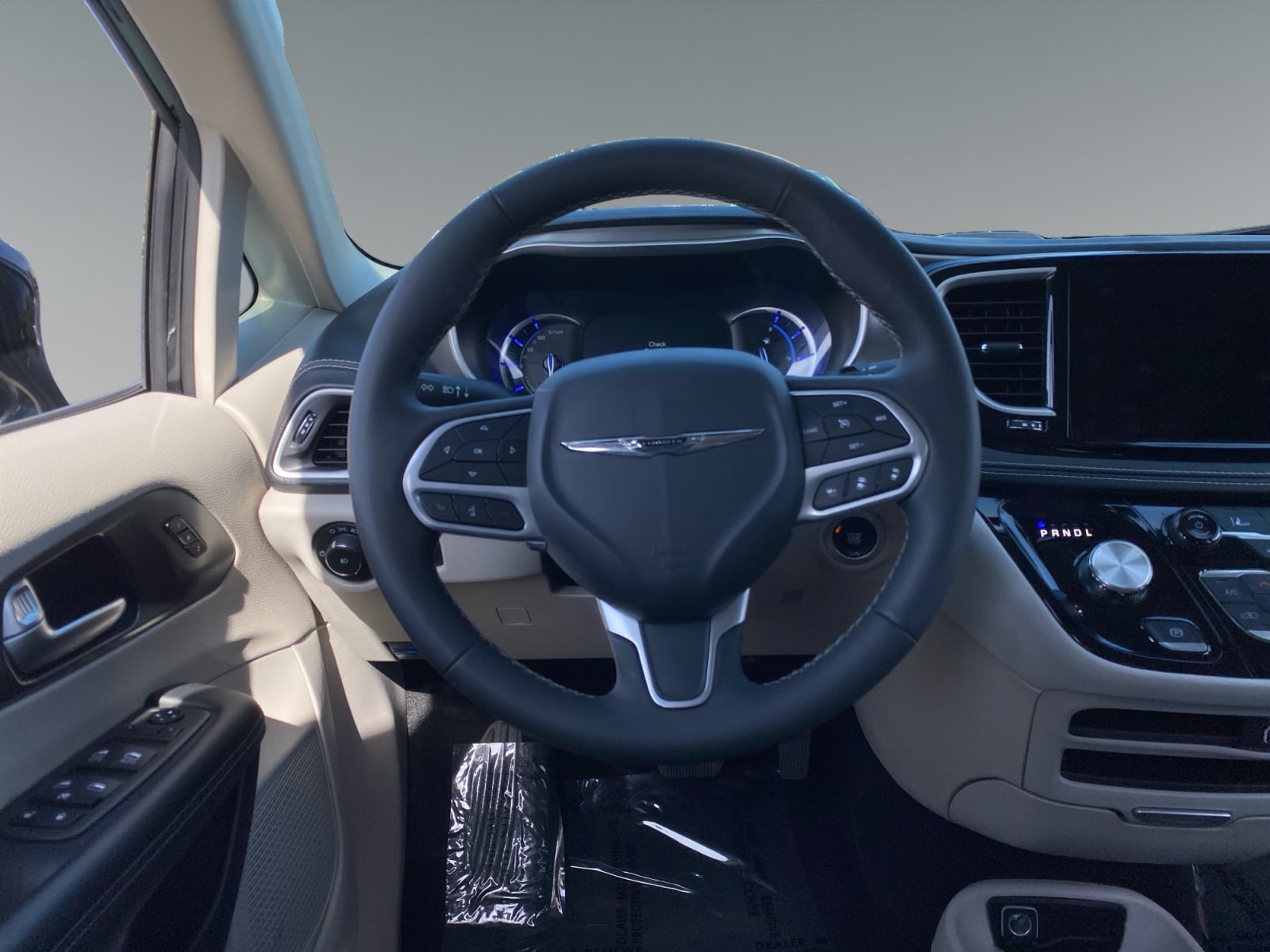 2024 Chrysler Pacifica PHEV Select - Photo 12
