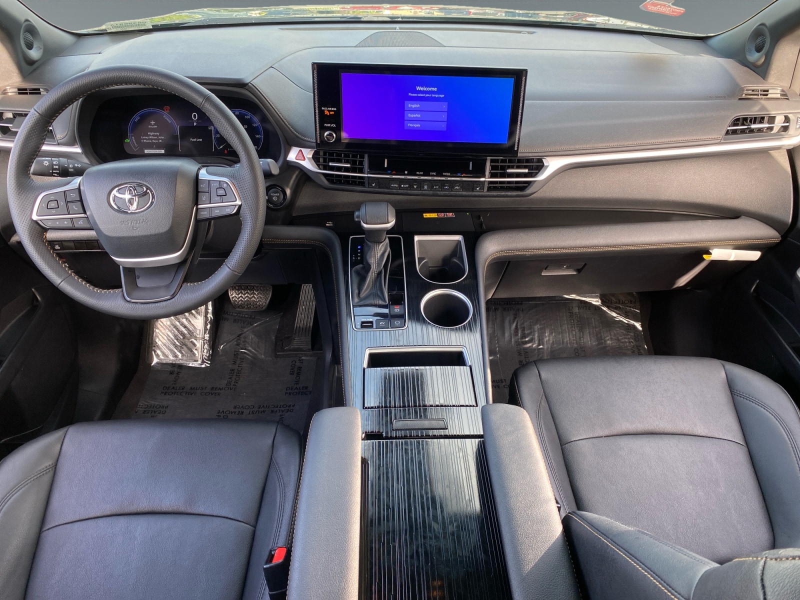 2025 Toyota Sienna Woodland Edition - Photo 10